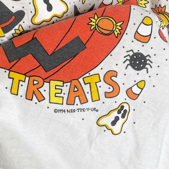 Vintage Mis-Tee-V-Us 1994 Halloween Graphic Shirt - Picture 4 of 8
